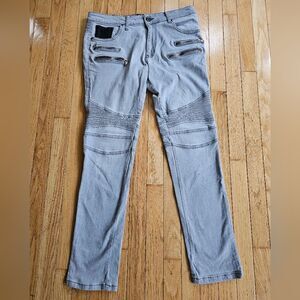 RNT23 Men’s Gray Skinny, Stretch Distressed Denim Jean's Size 32x30. Excellent!